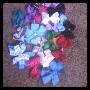 A bunch of different bows🙂